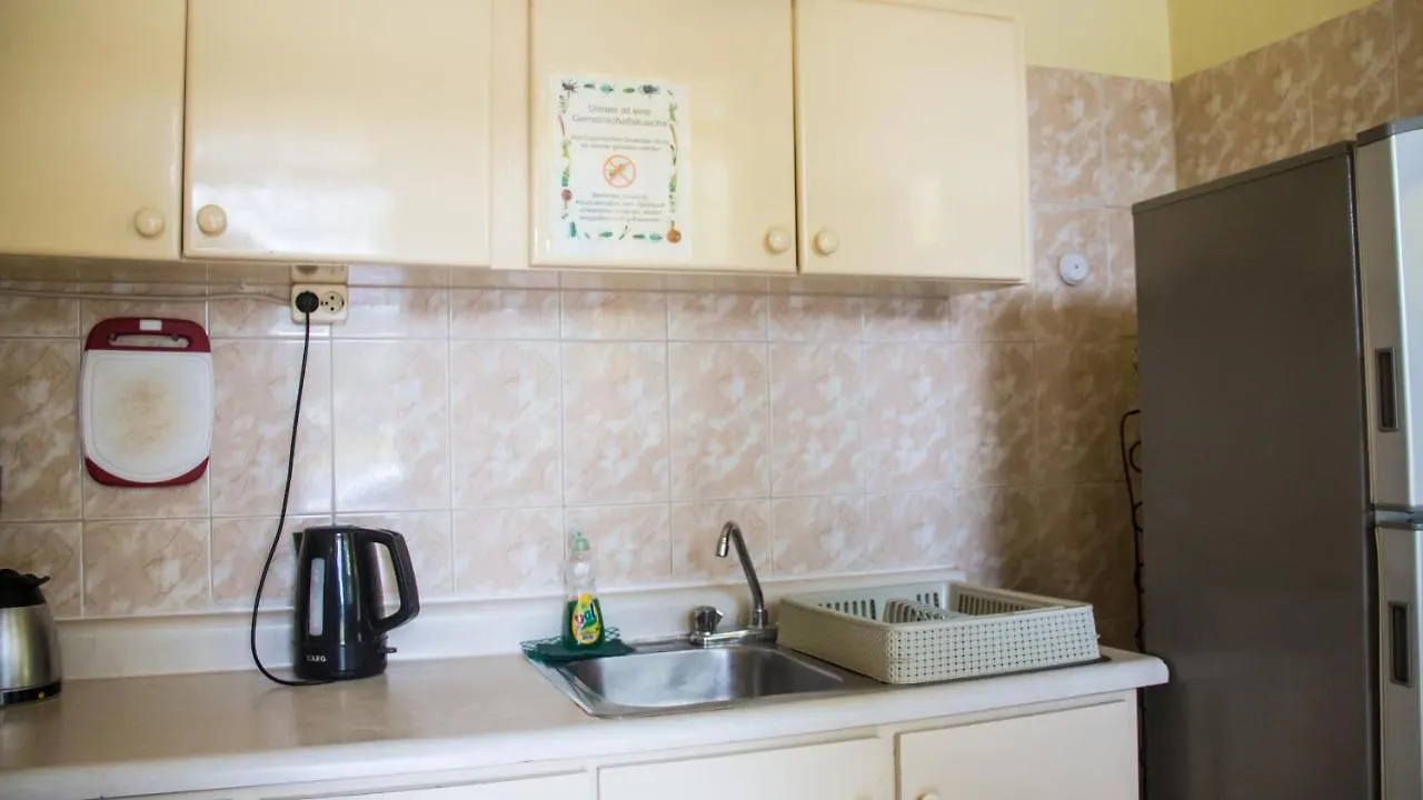 Guest house House Of Erabo Hotel Runaway Bay